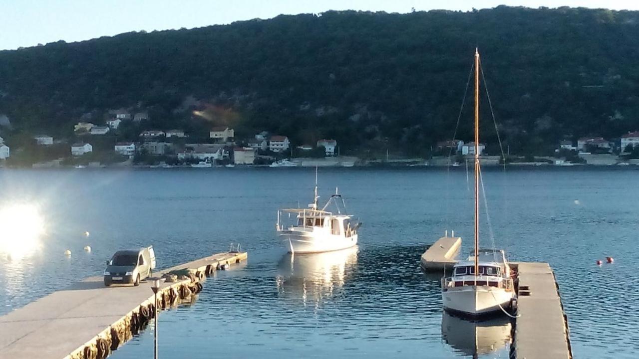 Bed and Breakfast Anka Bunic Rab Town Exterior foto