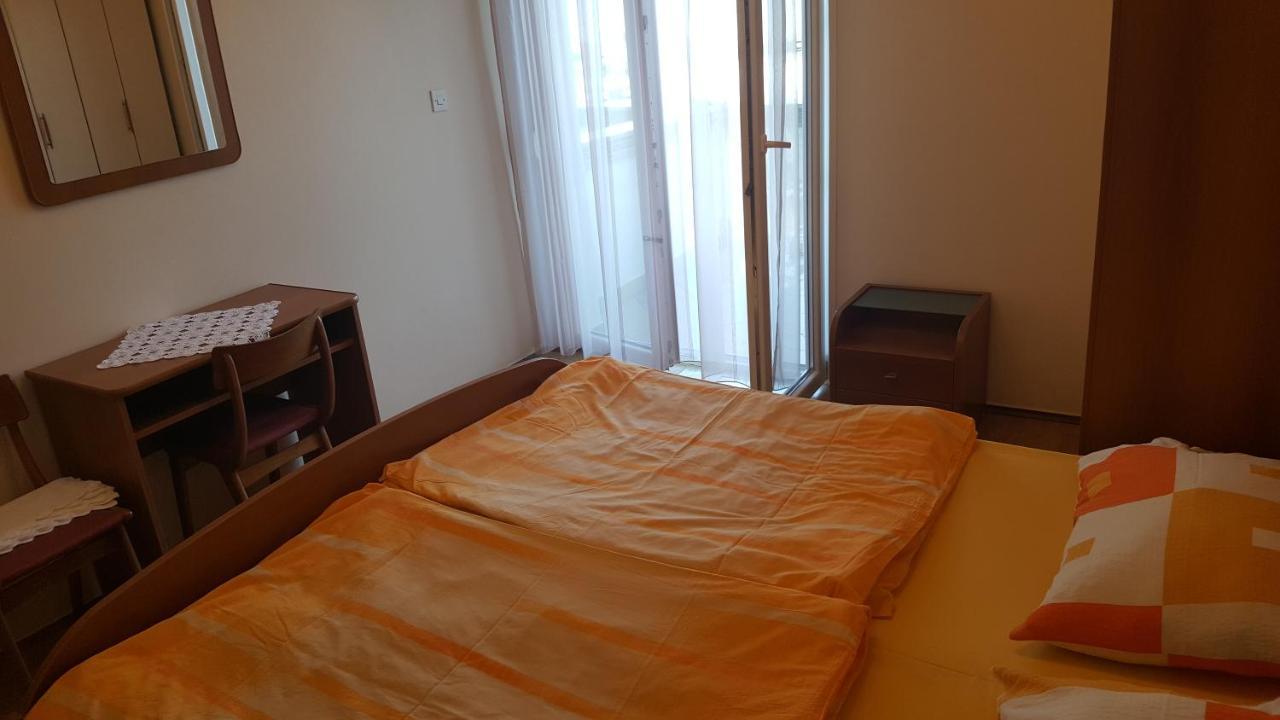 Bed and Breakfast Anka Bunic Rab Town Exterior foto