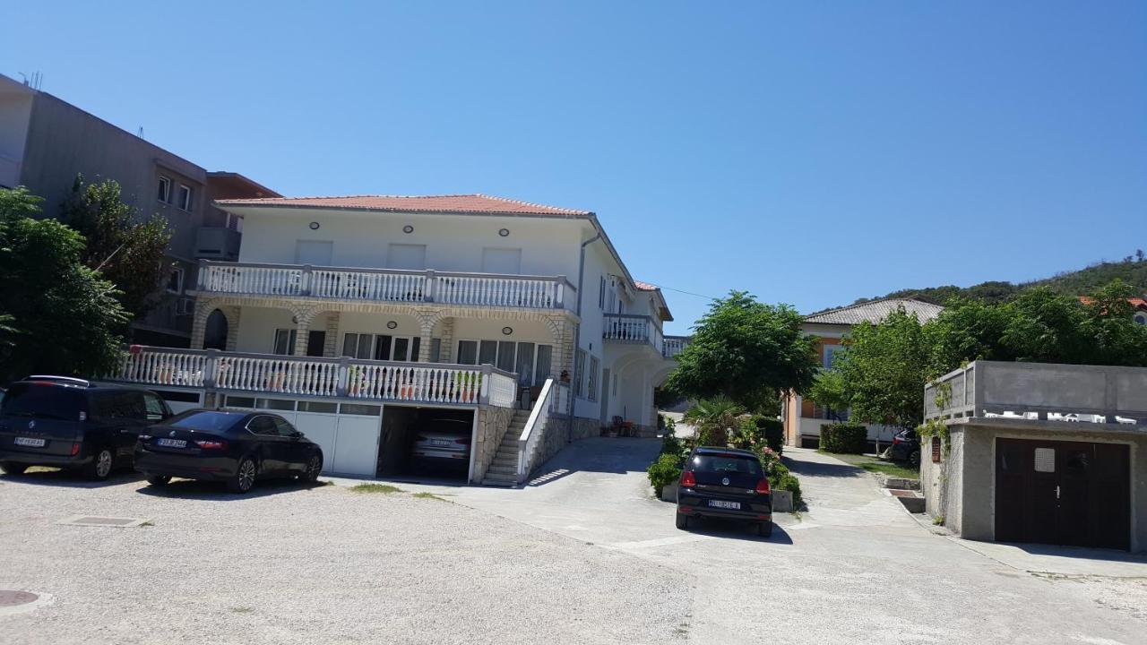 Bed and Breakfast Anka Bunic Rab Town Exterior foto