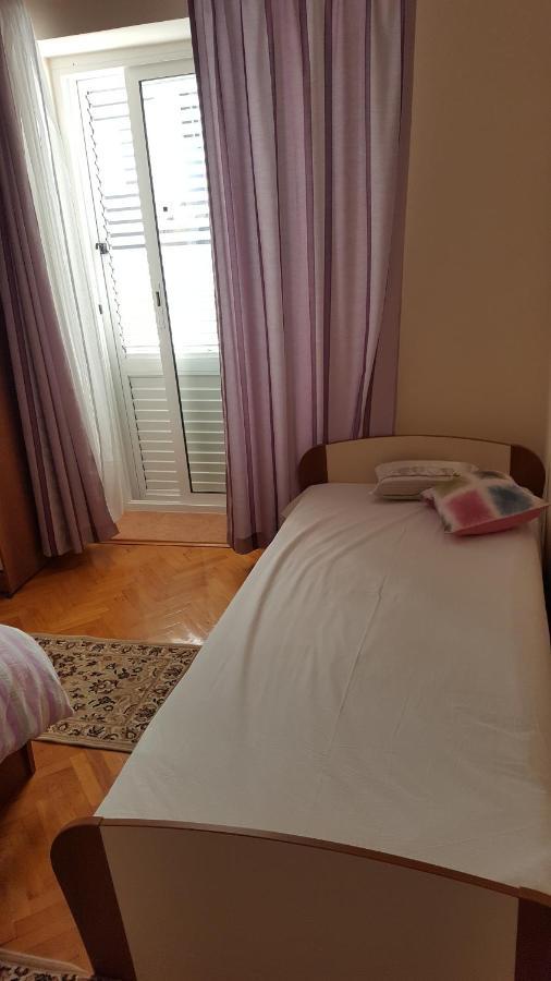 Bed and Breakfast Anka Bunic Rab Town Exterior foto