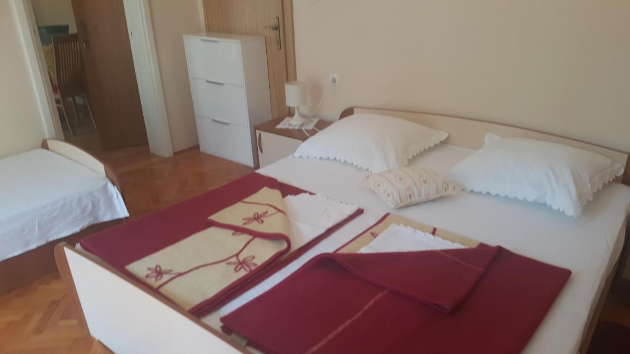 Bed and Breakfast Anka Bunic Rab Town Exterior foto