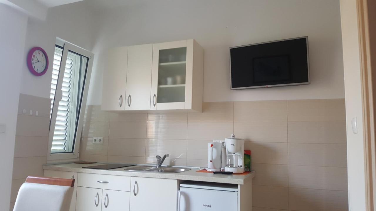 Bed and Breakfast Anka Bunic Rab Town Exterior foto