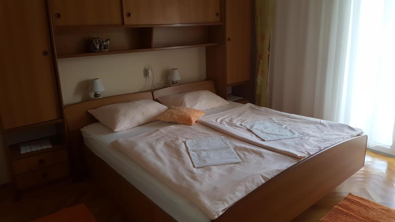 Bed and Breakfast Anka Bunic Rab Town Exterior foto