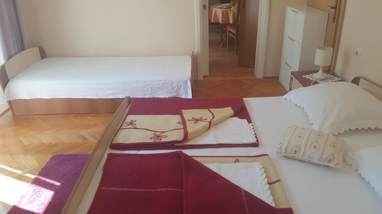 Bed and Breakfast Anka Bunic Rab Town Exterior foto