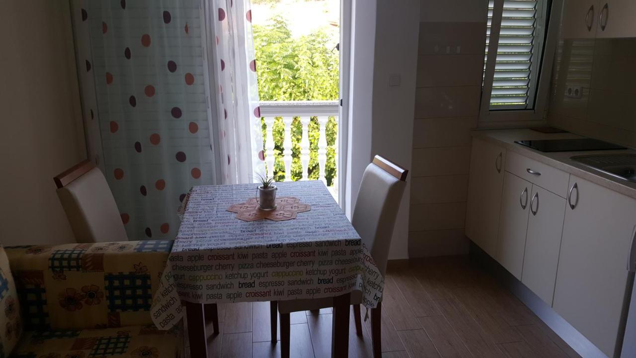 Bed and Breakfast Anka Bunic Rab Town Exterior foto