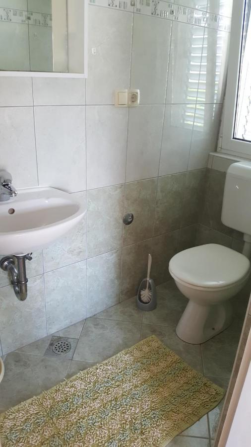 Bed and Breakfast Anka Bunic Rab Town Exterior foto