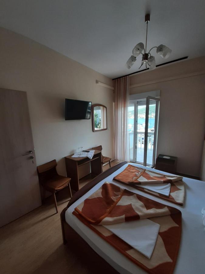 Bed and Breakfast Anka Bunic Rab Town Exterior foto