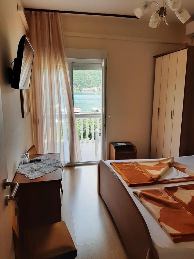 Bed and Breakfast Anka Bunic Rab Town Exterior foto