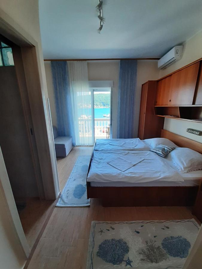 Bed and Breakfast Anka Bunic Rab Town Exterior foto